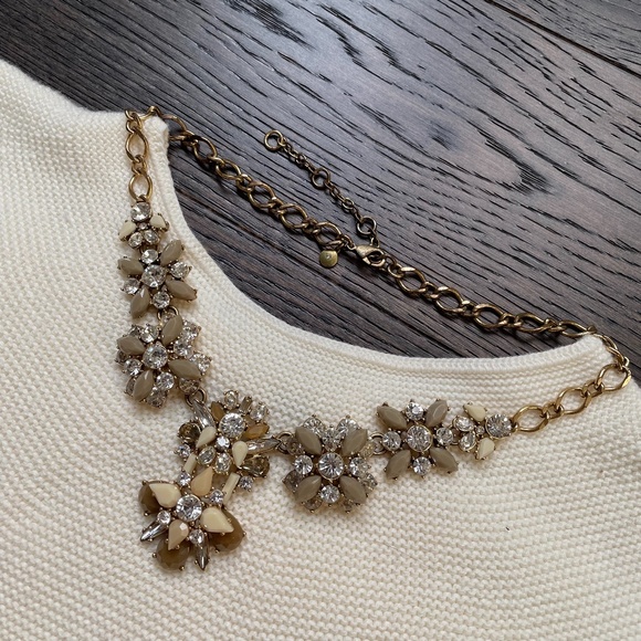 ⭐️J.Crew Nude/Jewelled Statement Necklace - Picture 4 of 4